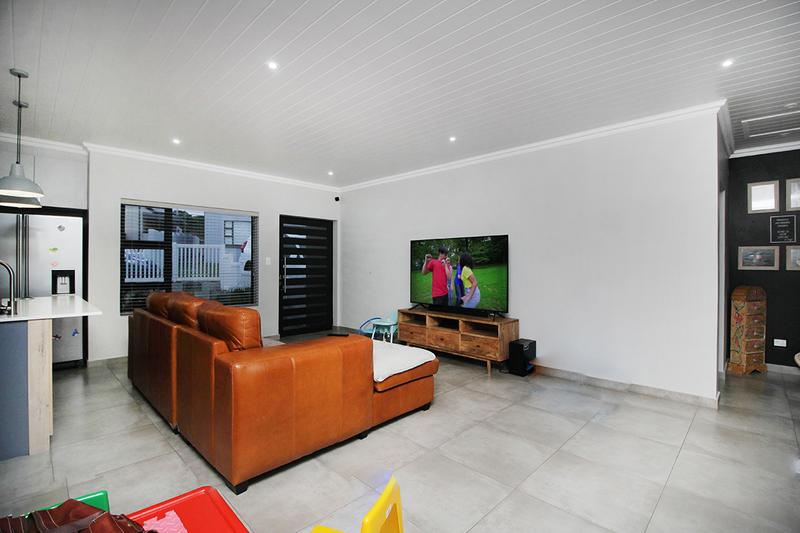 3 Bedroom Property for Sale in Reebok Western Cape